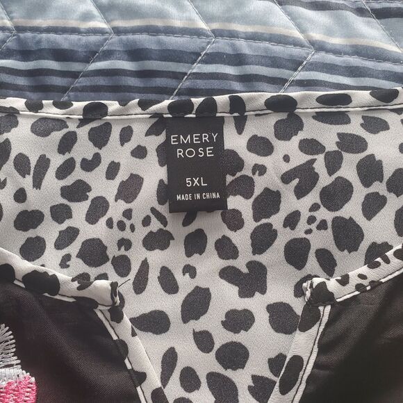 Emery Rose Size  5X (4XLLightweight Leopard Print Flower Embroidered Blouse - Picture 6 of 10